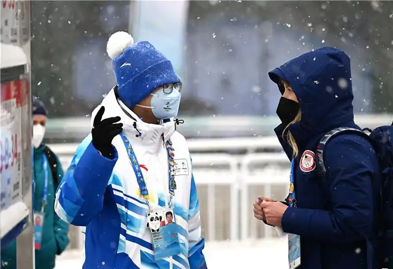 1.8万余名赛会志愿者服务北京冬奥会,展青春风采