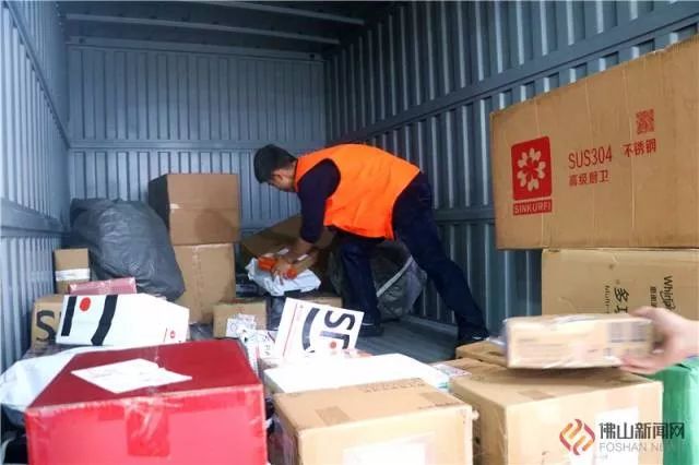 临近春节佛山快递情况:部分网点放假 年货寄收受影响