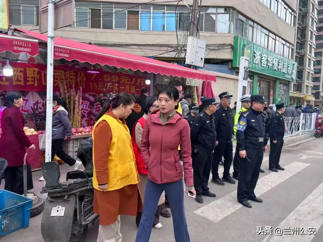 兰州七里河多部门联动整治违法高发地段,守护出行安全