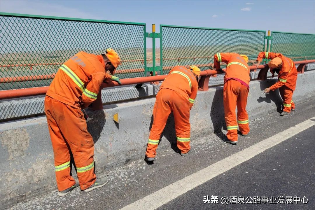 酒泉高速养护所多举措养护桥梁,提升安全运行水平