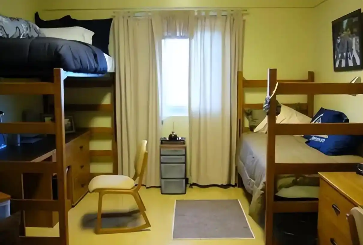 大学宿舍条件差异大，家长学生都关心啥样宿舍住着舒服？